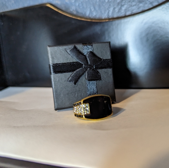 Ring - Picture 2 of 2